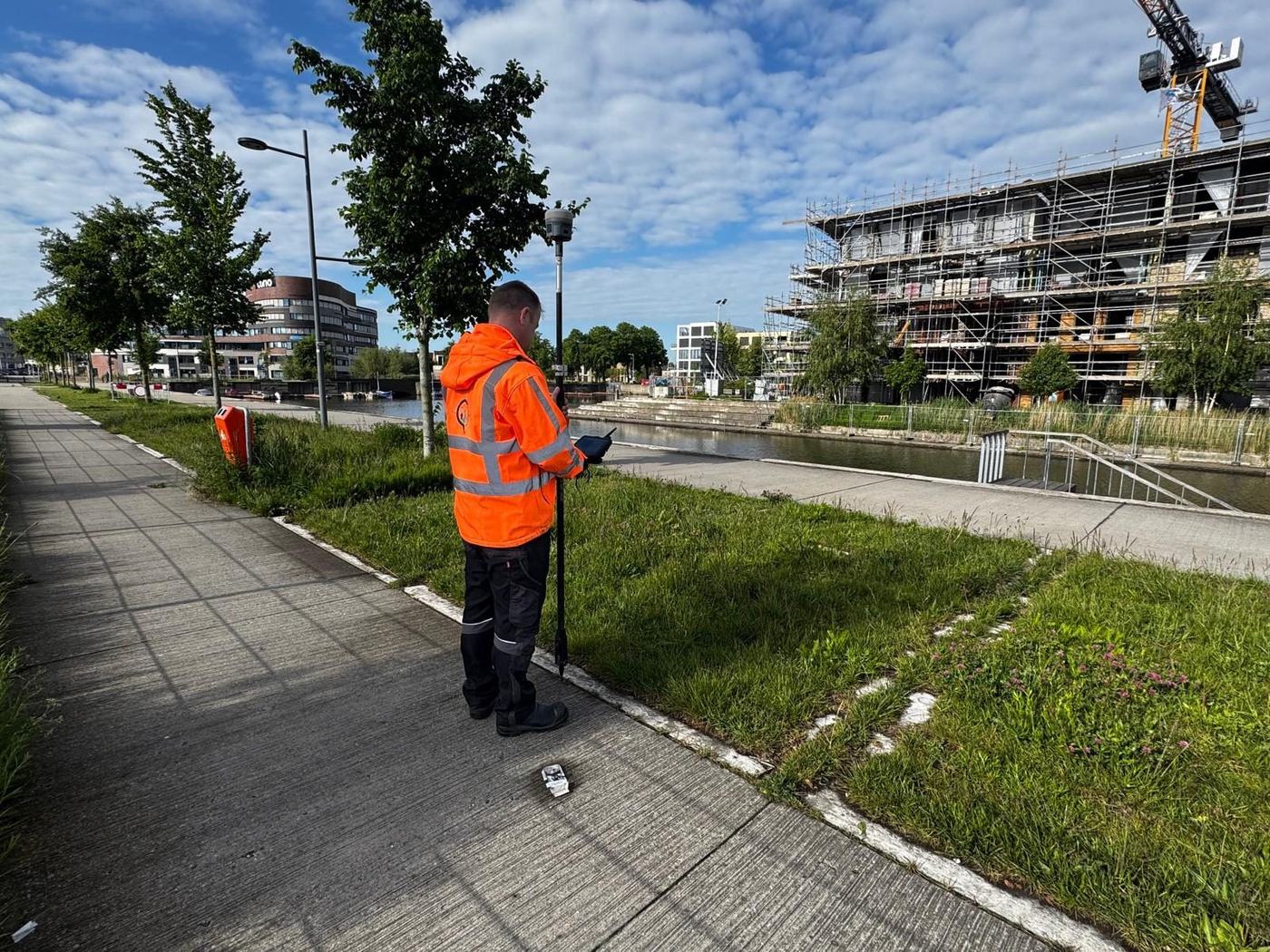 Meting — Topografische inmeting bij nieuwbouwlocatie